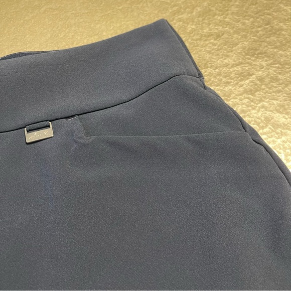 Greg Norman Skort NWOT Navy Blue size small - Picture 9 of 11